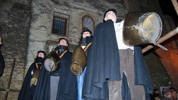 la-sagra-del-campanaccio-di-san-mauro-forte