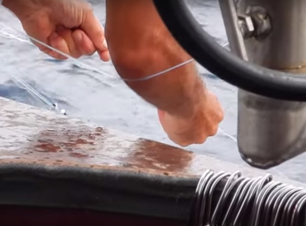 pesca-di-pesci-spada-con-palamito