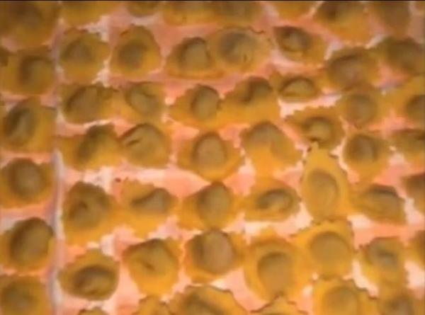 preparazione-dei-cappelletti-caplet-lusares
