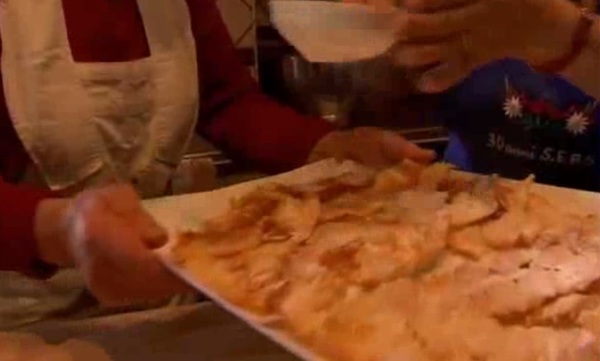 preparazione-di-dolci-fritti-di-santa-apollonia