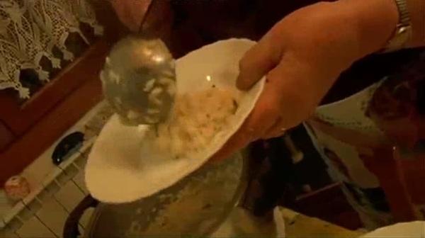 preparazione-di-un-risotto-con-il-pesce-delle-valli-lagunari